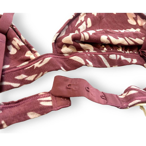 SKIMS By Kim Kardashian- FITS EVERYBODY Triangle BRALETTE | S, Raspberry Purple - Picture 9 of 9